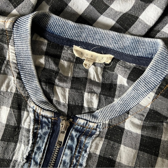 Promesa | Buffalo Plaid Denim Panel Zip Blouse - Picture 2 of 5